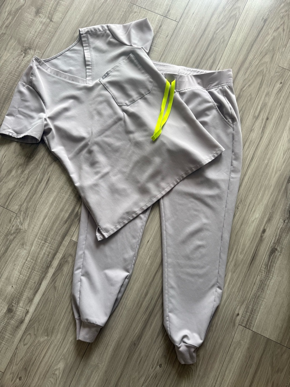 Figs Light Gray Women's Jogger Scrub Set with Neon Yellow Drawstring